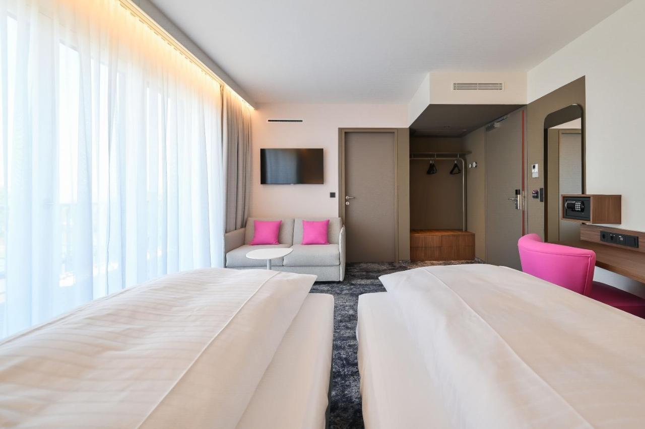 Hotel Le Parc Винер Нойщат Екстериор снимка