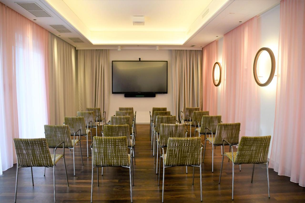 Hotel Le Parc Винер Нойщат Екстериор снимка