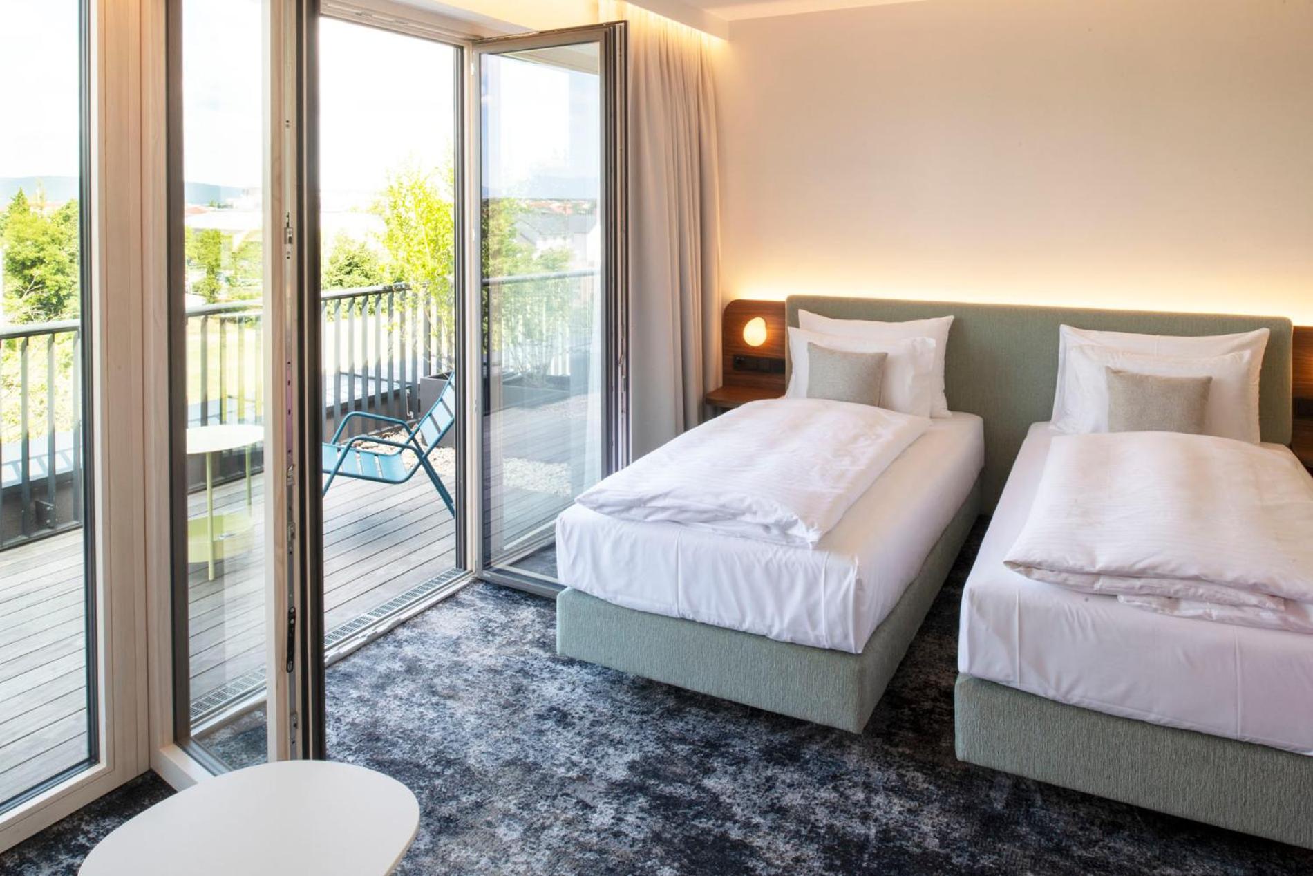 Hotel Le Parc Винер Нойщат Екстериор снимка