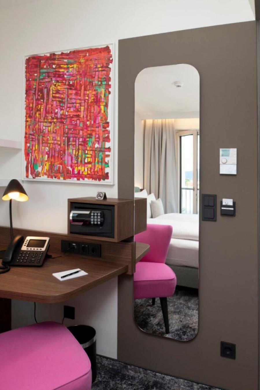 Hotel Le Parc Винер Нойщат Екстериор снимка