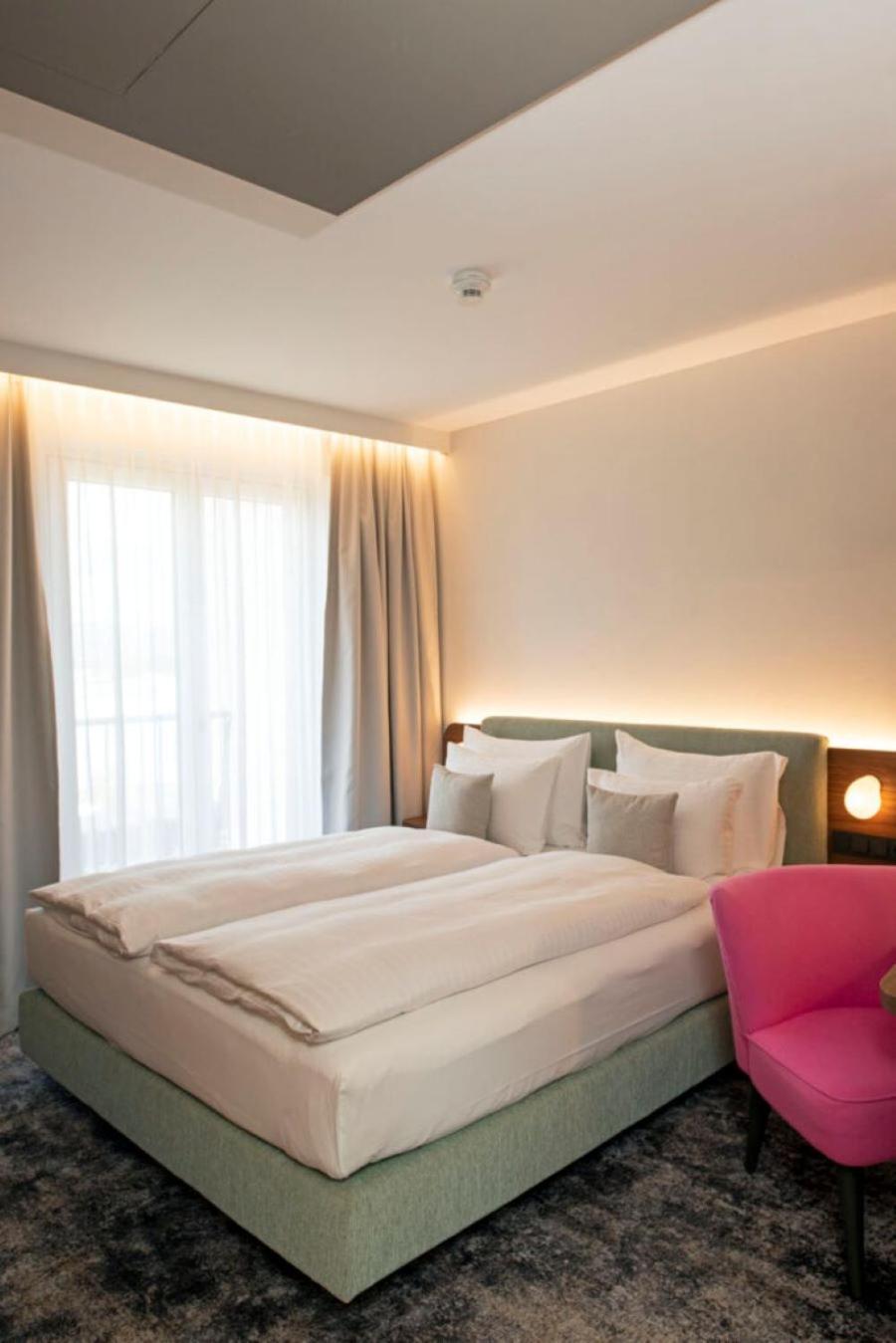 Hotel Le Parc Винер Нойщат Екстериор снимка