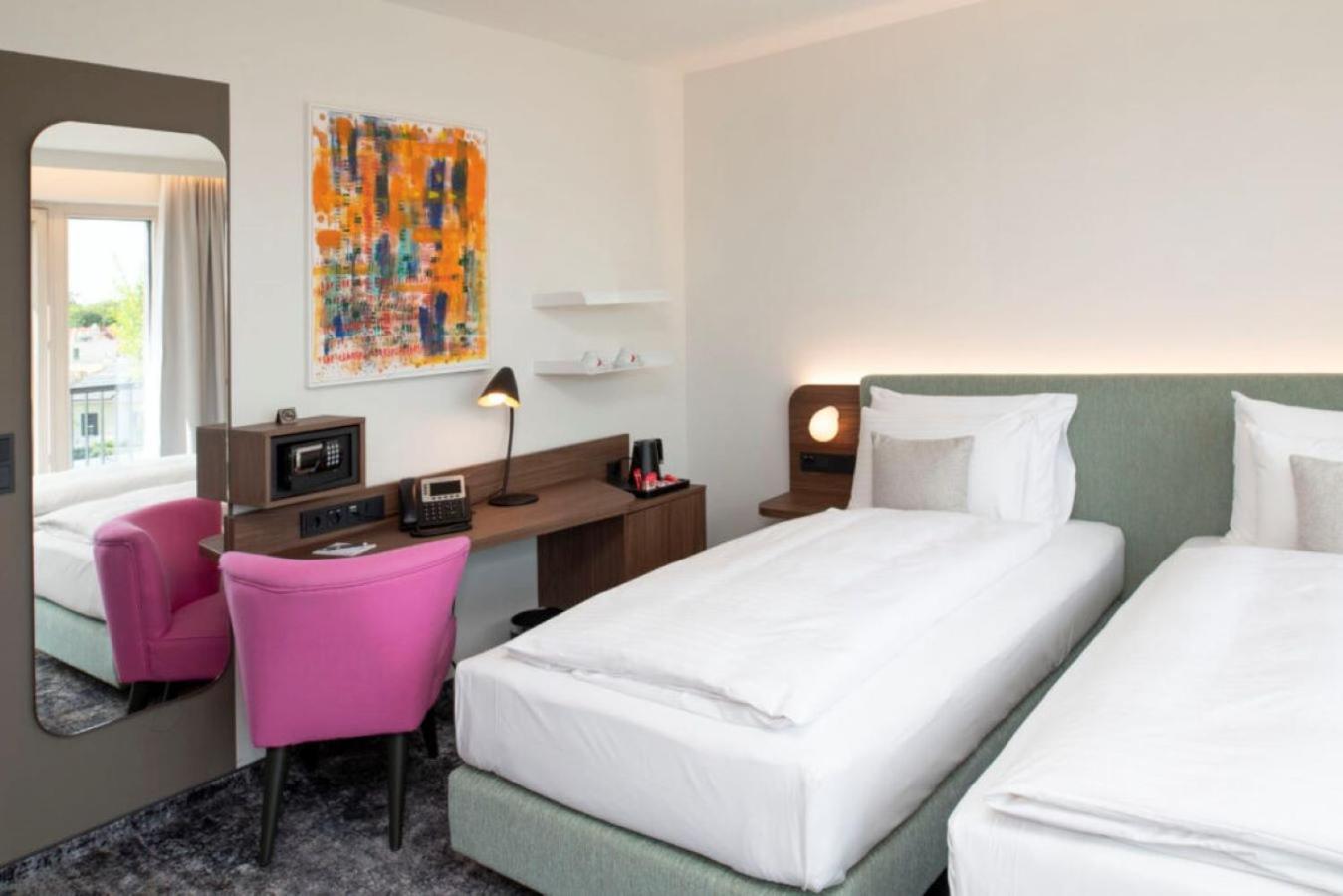 Hotel Le Parc Винер Нойщат Екстериор снимка