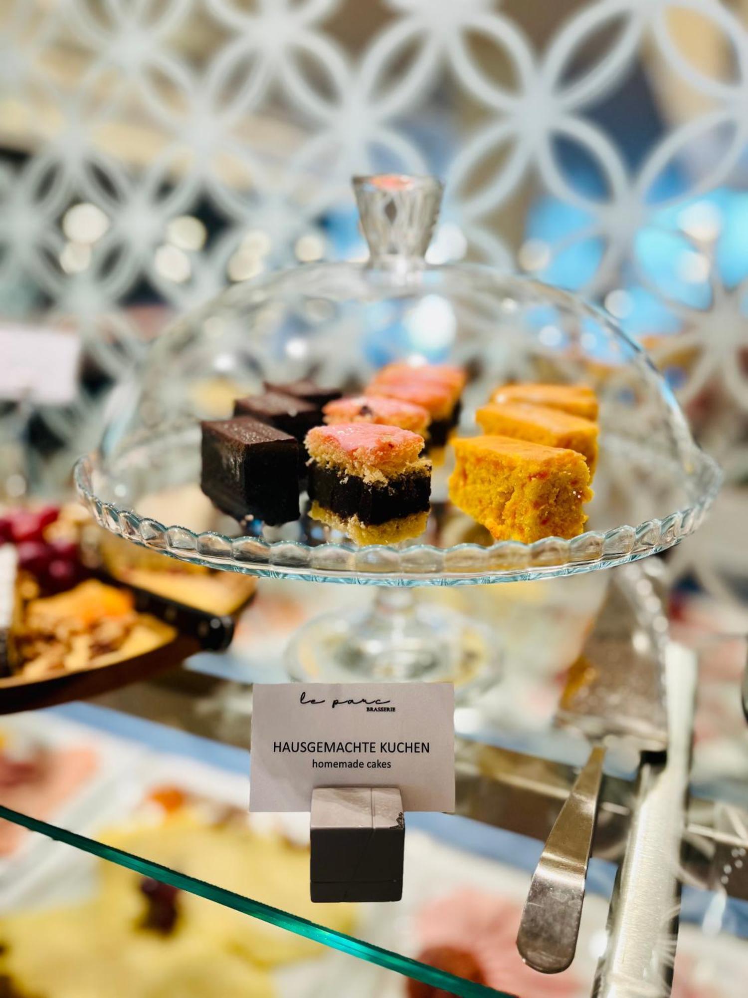 Hotel Le Parc Винер Нойщат Екстериор снимка